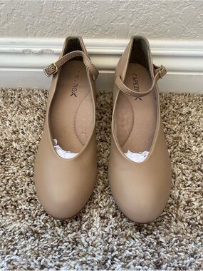 Capezio Women’s Jr Footlight Carmel Leather Character Dance Shoes Size 6.5
